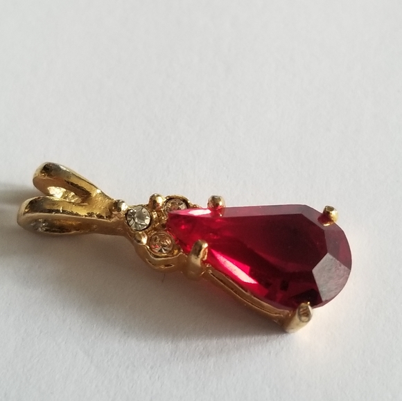 Relisted - Vintage red teardrop pendant gold tone clear crystals dainty - Picture 5 of 8